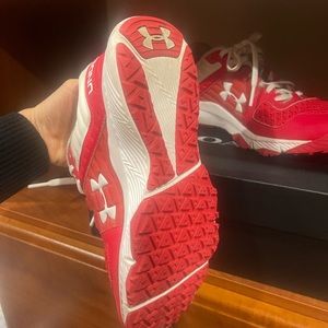 UNDER ARMOUR baseball turf tennis shoes. Size 5.5 big boy